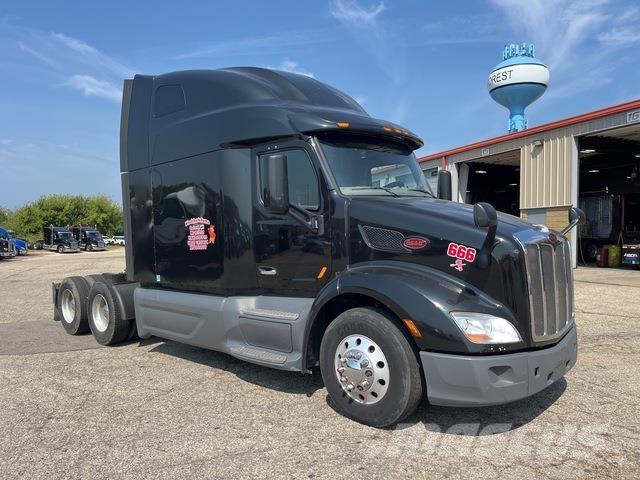 Peterbilt 579 中古トラクターヘッド | トレーラーヘッド