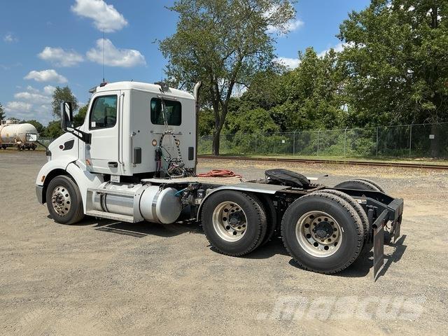 Peterbilt 579 中古トラクターヘッド | トレーラーヘッド