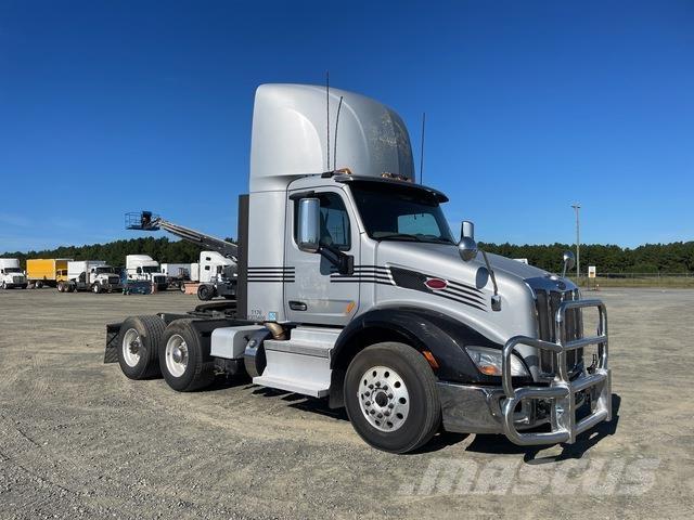 Peterbilt 579 中古トラクターヘッド | トレーラーヘッド