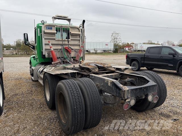Peterbilt 579 中古トラクターヘッド | トレーラーヘッド