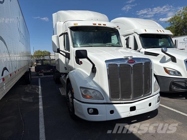 Peterbilt 579 中古トラクターヘッド | トレーラーヘッド