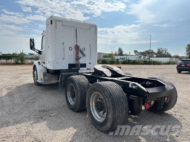 Peterbilt 579 中古トラクターヘッド | トレーラーヘッド