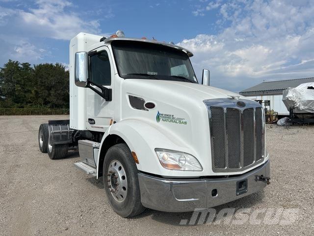 Peterbilt 579 中古トラクターヘッド | トレーラーヘッド