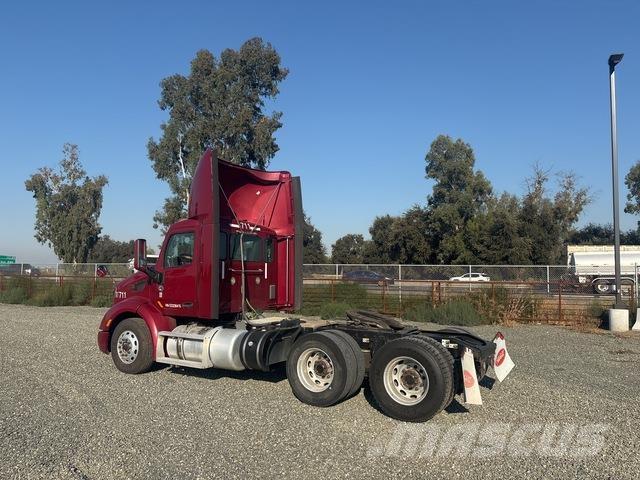 Peterbilt 579 中古トラクターヘッド | トレーラーヘッド