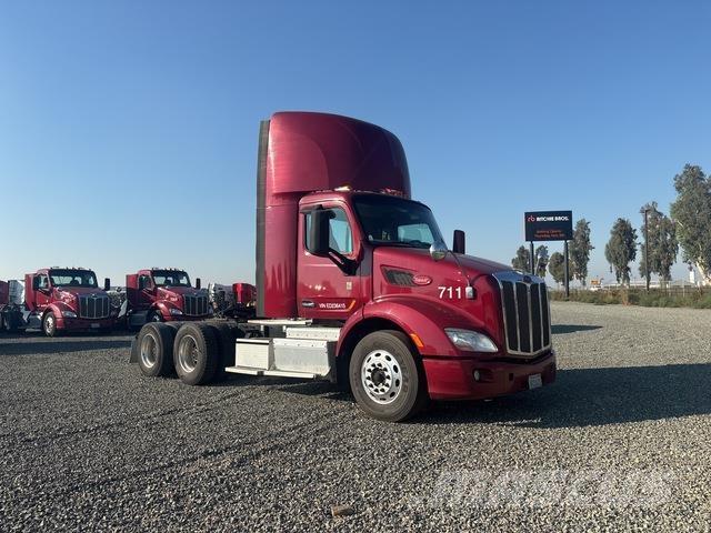 Peterbilt 579 中古トラクターヘッド | トレーラーヘッド