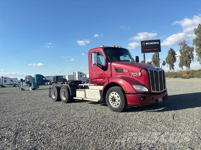 Peterbilt 579 中古トラクターヘッド | トレーラーヘッド