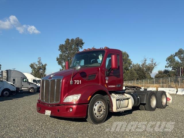 Peterbilt 579 中古トラクターヘッド | トレーラーヘッド
