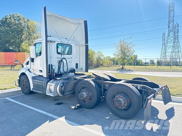 Peterbilt 579 中古トラクターヘッド | トレーラーヘッド