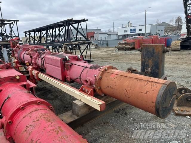  Pileco D30-32 油圧パイルハンマー