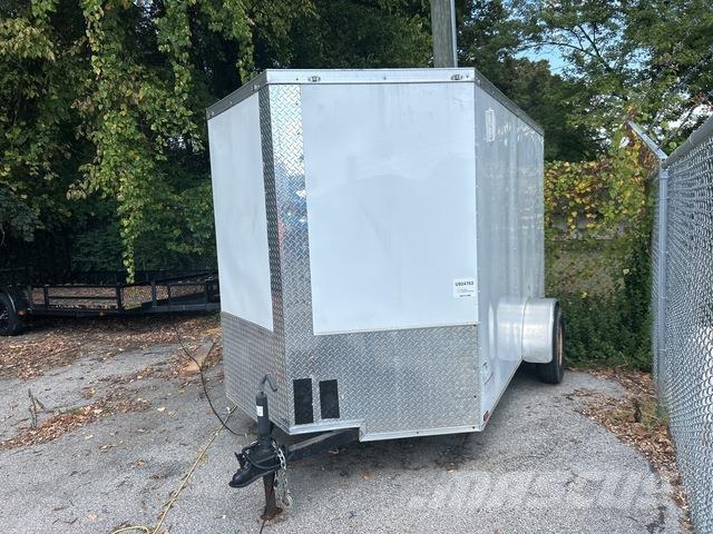  Quality Cargo ボックスボディートレーラー