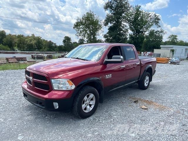 RAM 1500 ピックアップ／ドロップサイド