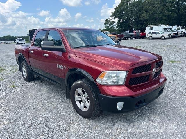 RAM 1500 ピックアップ／ドロップサイド