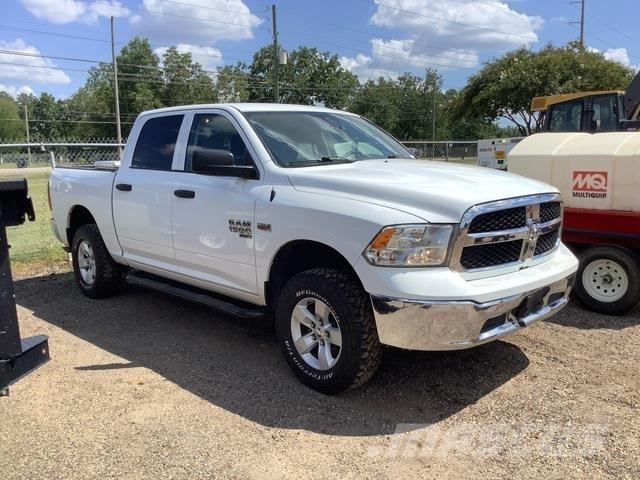 RAM 1500 ピックアップ／ドロップサイド
