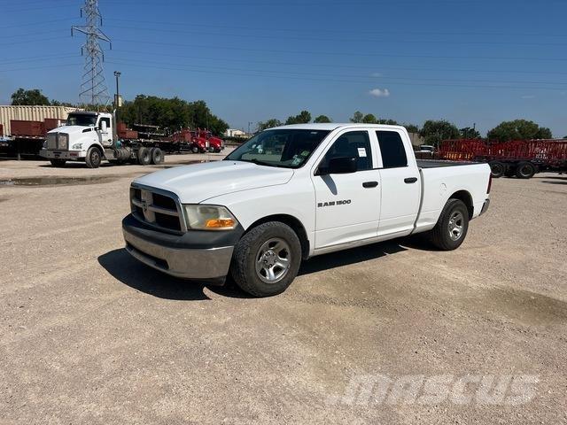 RAM 1500 ピックアップ／ドロップサイド