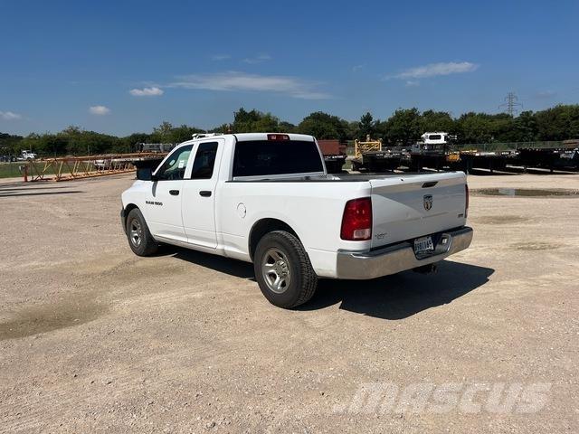 RAM 1500 ピックアップ／ドロップサイド