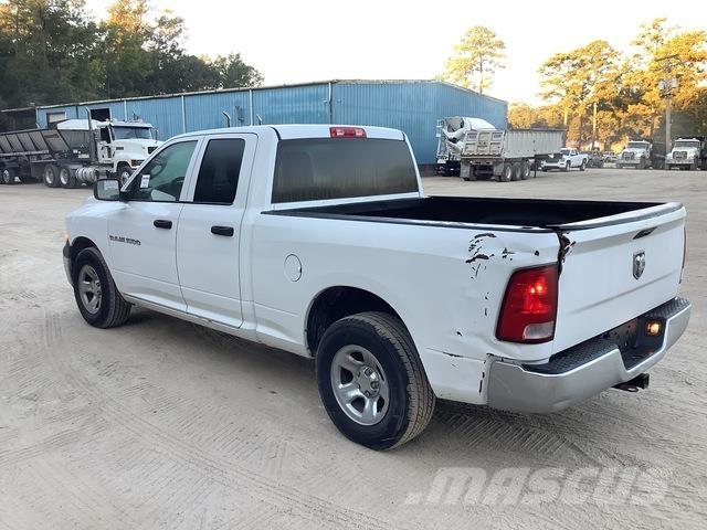 RAM 1500 ピックアップ／ドロップサイド