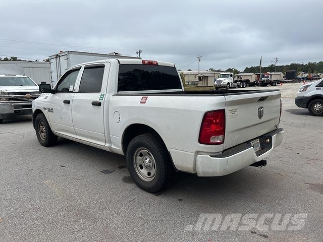 RAM 1500 ピックアップ／ドロップサイド