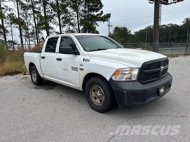 RAM 1500 ピックアップ／ドロップサイド