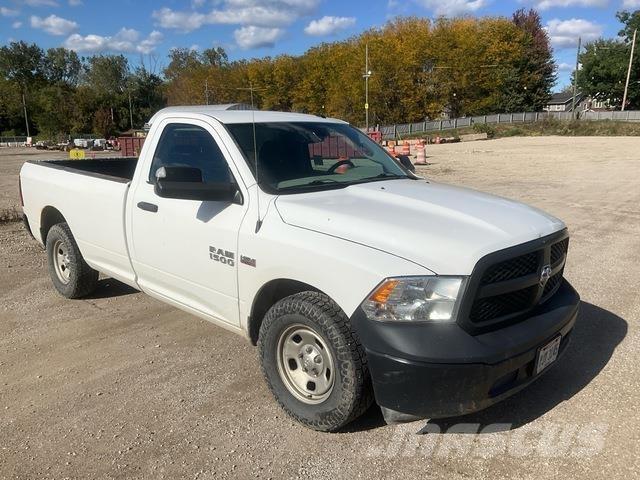 RAM 1500 ピックアップ／ドロップサイド