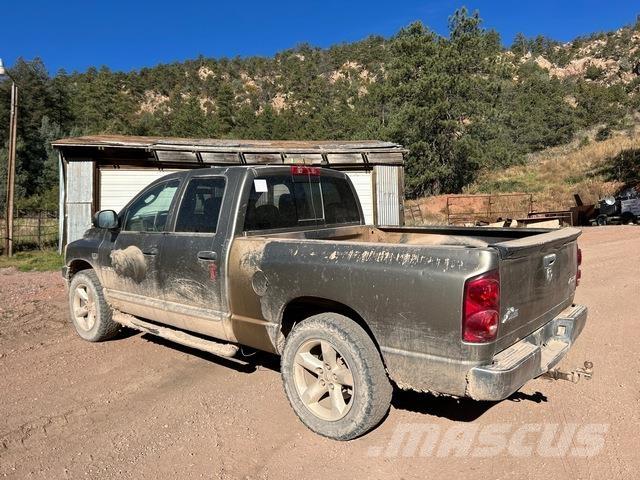 RAM 1500 ピックアップ／ドロップサイド