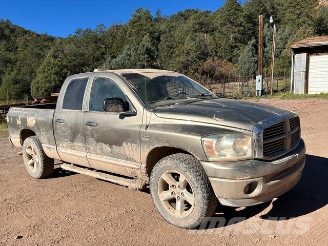 RAM 1500 ピックアップ／ドロップサイド