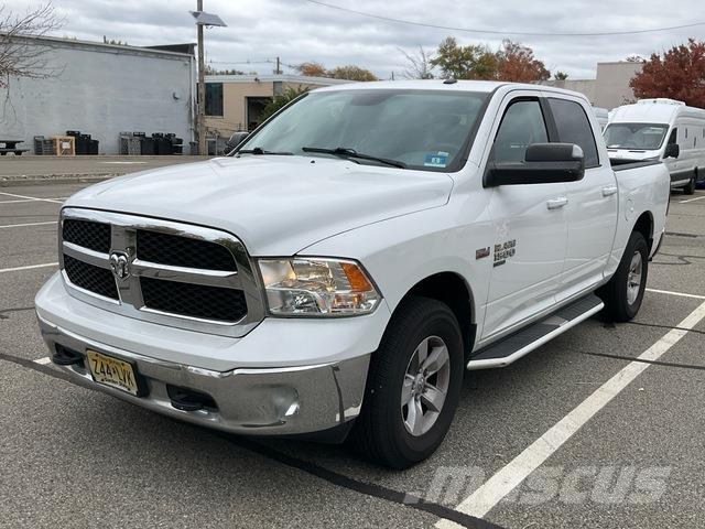 RAM 1500 ピックアップ／ドロップサイド