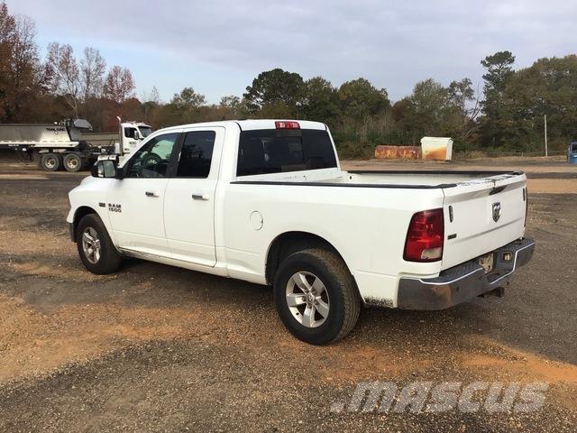 RAM 1500 ピックアップ／ドロップサイド
