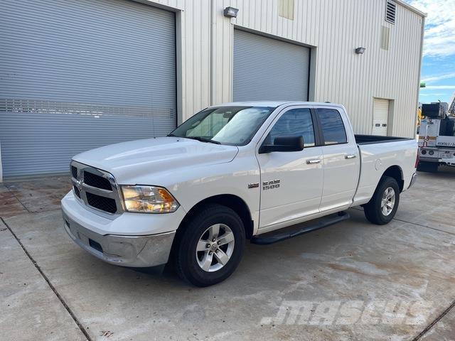 RAM 1500 ピックアップ／ドロップサイド