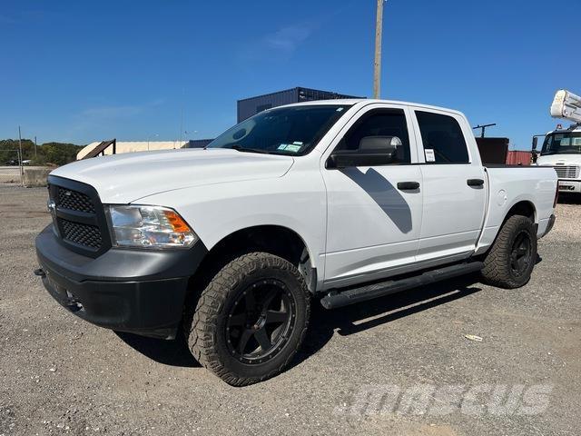 RAM 1500 ピックアップ／ドロップサイド