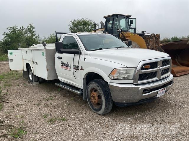 RAM 3500 ピックアップ／ドロップサイド