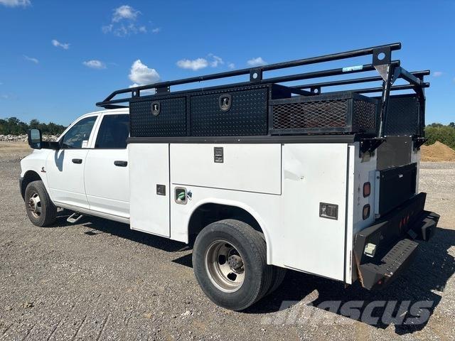 RAM 3500 ピックアップ／ドロップサイド