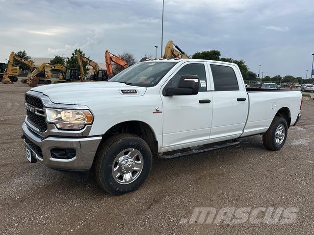 RAM 3500 ピックアップ／ドロップサイド