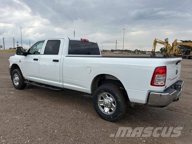 RAM 3500 ピックアップ／ドロップサイド