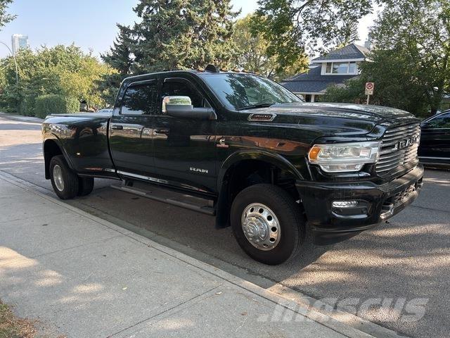 RAM 3500 ピックアップ／ドロップサイド