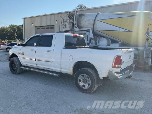 RAM 3500 ピックアップ／ドロップサイド