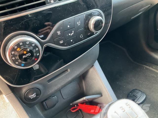 Renault Clio 自動車