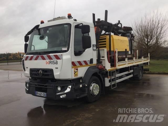 Renault D250 自走式掘削トラック