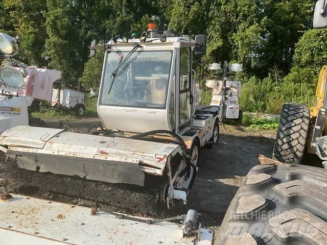 Roadtec FB100E 屋内用スイーパー