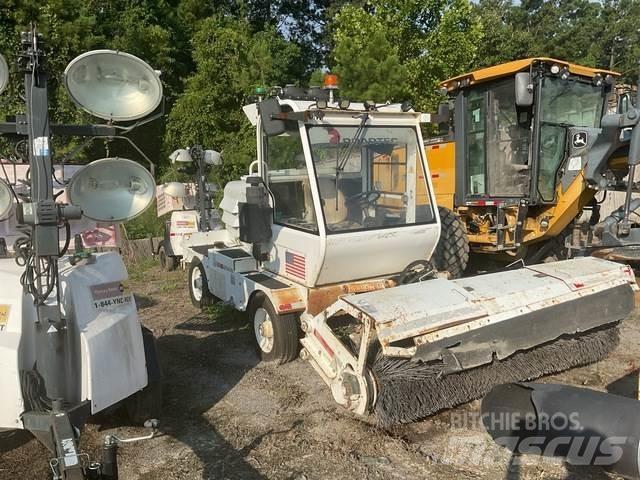 Roadtec FB100E 屋内用スイーパー