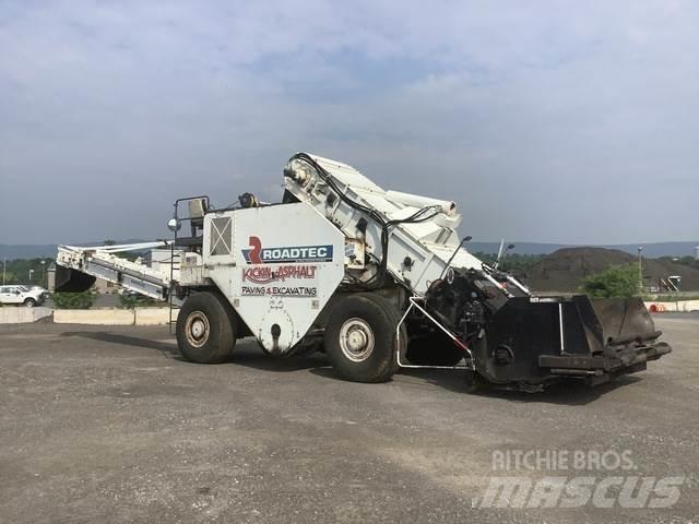 Roadtec SB2500 アスファルトディストリビューター