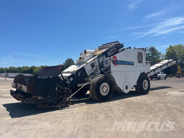 Roadtec SB2500 アスファルトディストリビューター