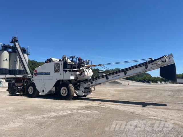 Roadtec SB2500 アスファルトディストリビューター
