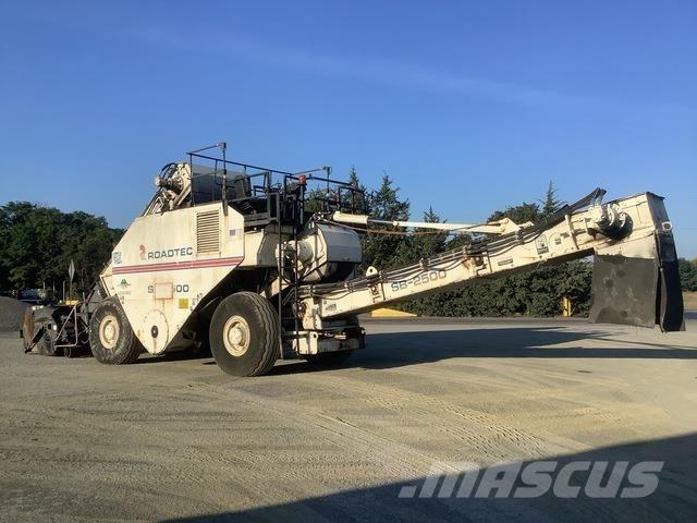 Roadtec SB2500 アスファルトディストリビューター