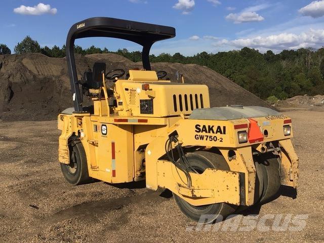 Sakai GW750-2 タイヤローラ