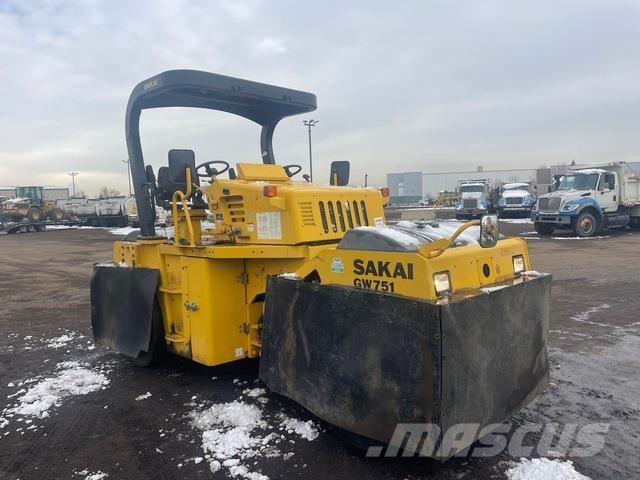 Sakai GW7512 タイヤローラ