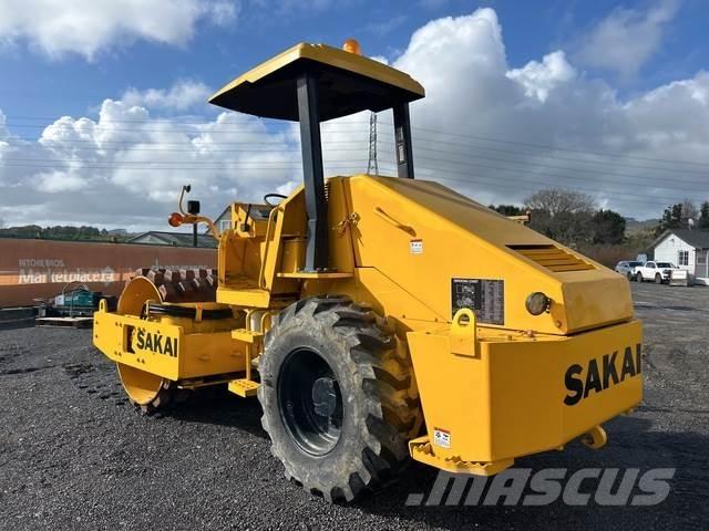 Sakai SV400TF 振動ローラ