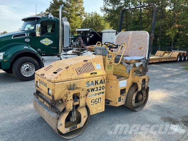 Sakai SW320 タンデムローラ