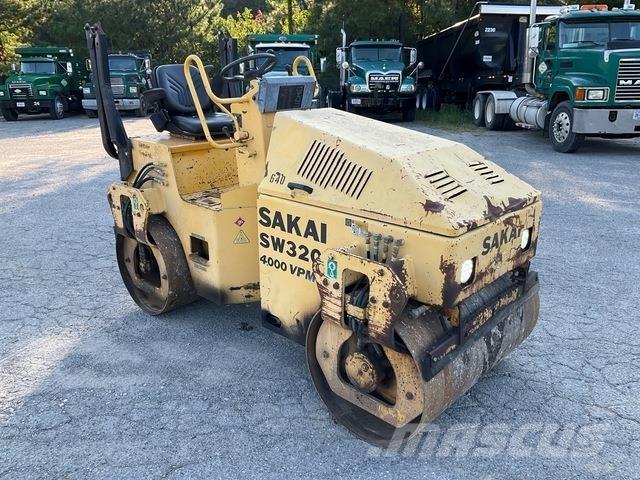Sakai SW320 タンデムローラ