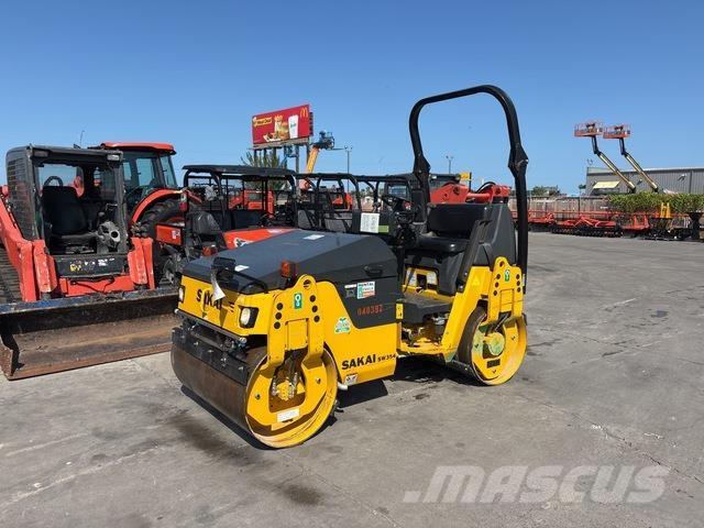 Sakai SW354 振動ローラ