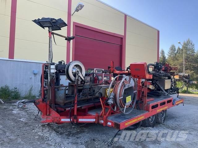 Sandvik DE140i サーフェイスドリルリグ